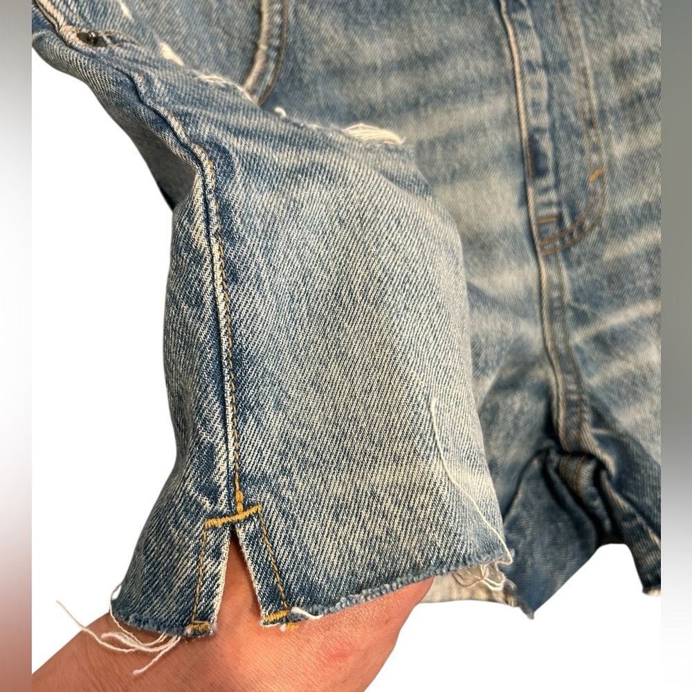 NWT Universal Thread Distressed Blue Denim Short Overalls Size 8 - Picture 5 of 6